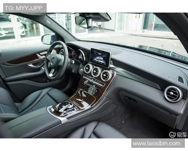 足球明星人物关系全景图解揭秘他们的友谊与竞争历程