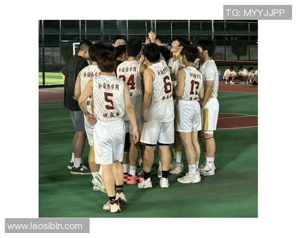 全明星篮球短袖短裤完美搭配助你在球场上尽显风采与活力